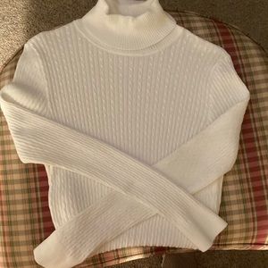 Turtle neck sweater size Medium. Winter white